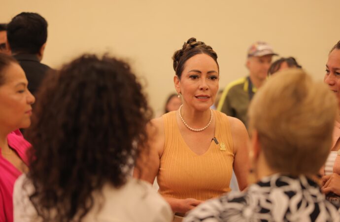 Reconoce Samantha Smith labor hotelera en Día del Turismo